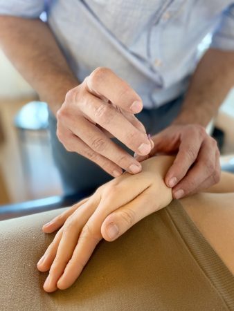 Ganzheitliche Medizin Akupunktur Hand